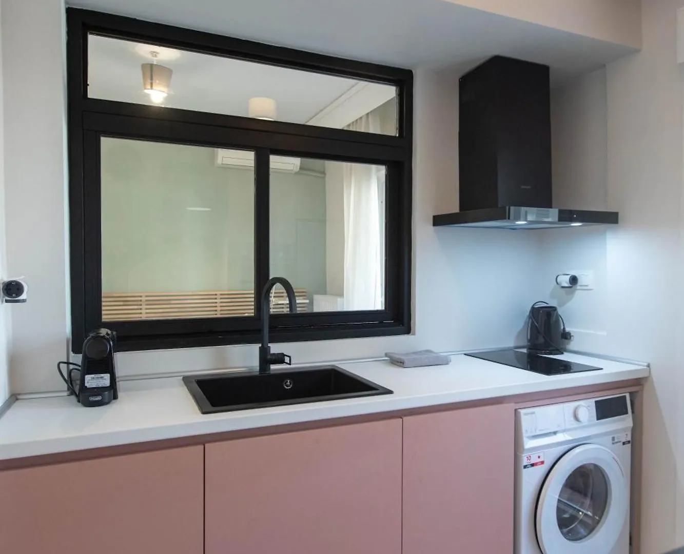 New Cozy Apt With Balcony Close To Analipsi Metro Thessaloniki Apartment